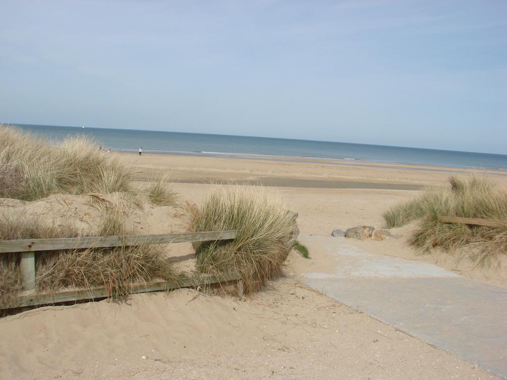 Hotel Chez-Marion Merville-Franceville-Plage Habitación foto